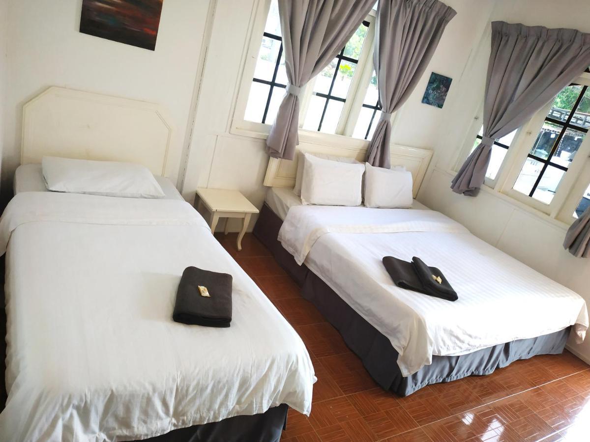 Vagary Pangkor Hotel Pekan Pangkor Exterior photo